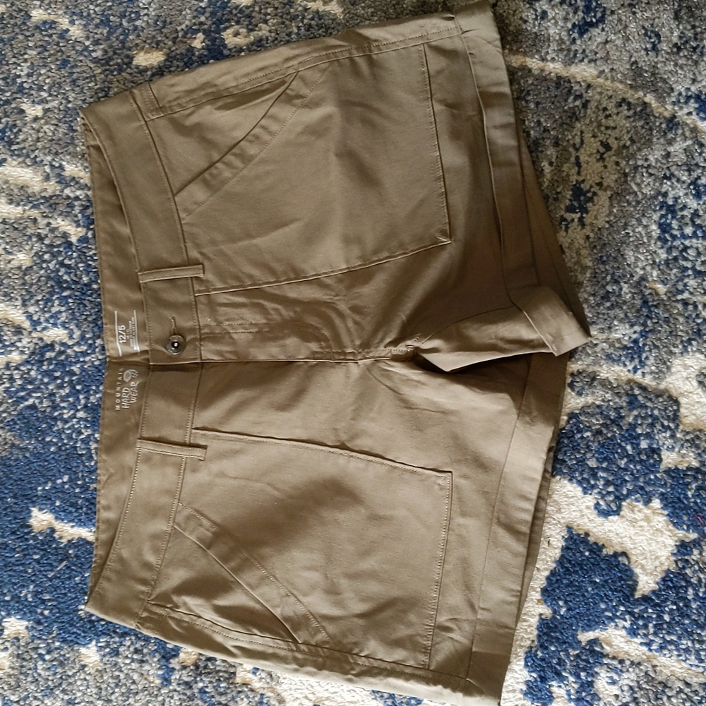 Mountain Hardwear Women's Khaki Utility Shorts